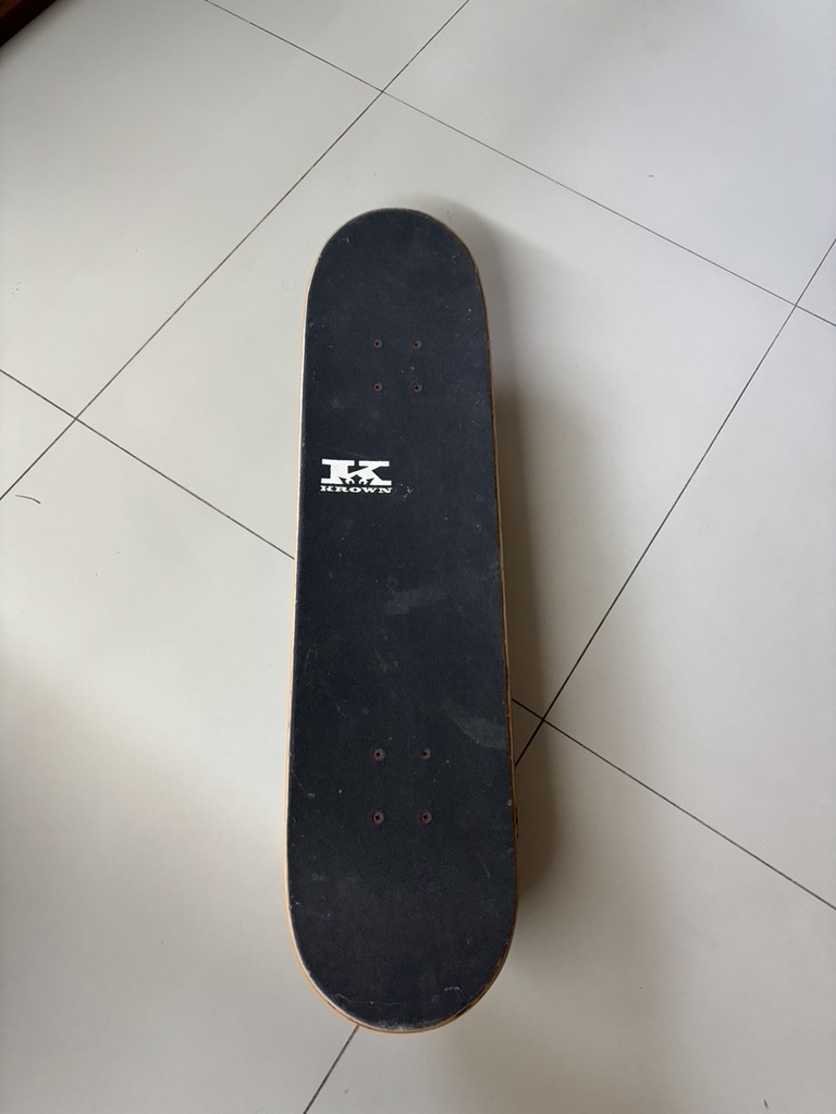 Skateboard Krown negro