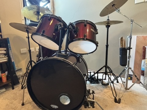 Batería completa de percusión rojo vino